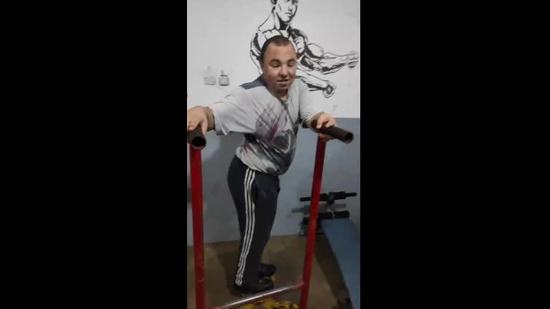 Качает прес