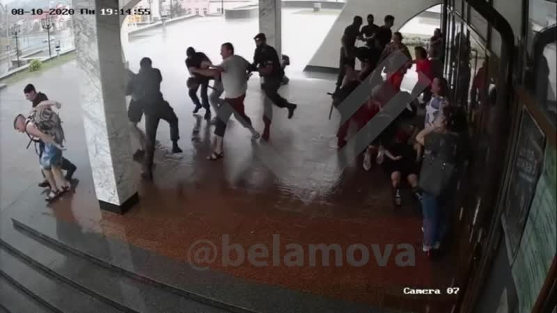 У гародні карнікі 10 жніўня затрымлівалі людзей, якія хаваліся ад дажджу