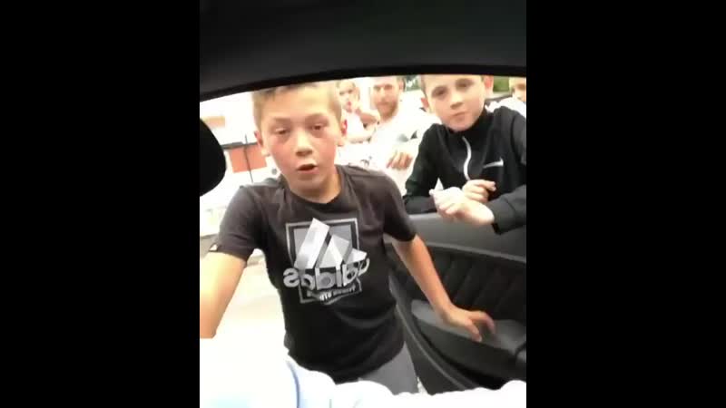 🔴 джесси лингард с фанатами mp4