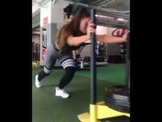 Тренироа ягодичных michie peachie