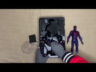 Распакоа spider man 2099