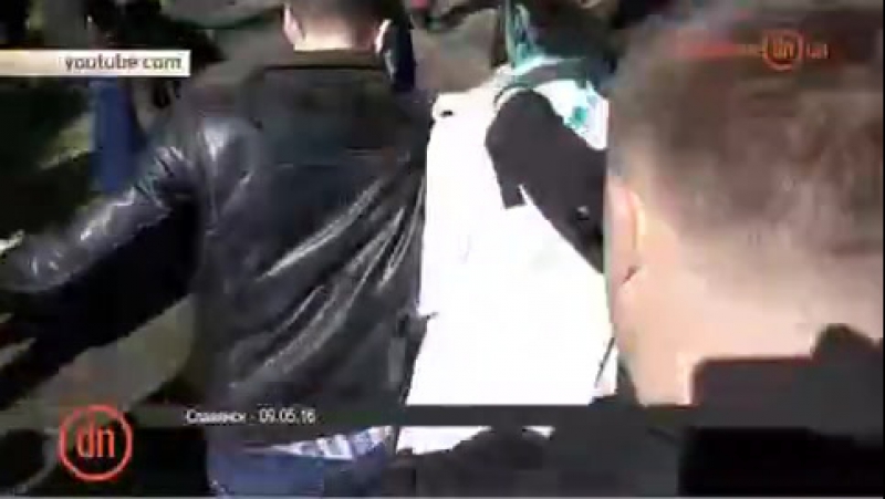 Радикалы porn video – Украинские радикалы напали на ветеранов вов и депутата – видео