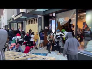 Sklep nike na michigan ave w chicago nie, to nie jest protest w obronie praw to co się z