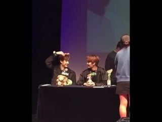 180401 ღ chan and minho sinchon fansign @ meltingme0320