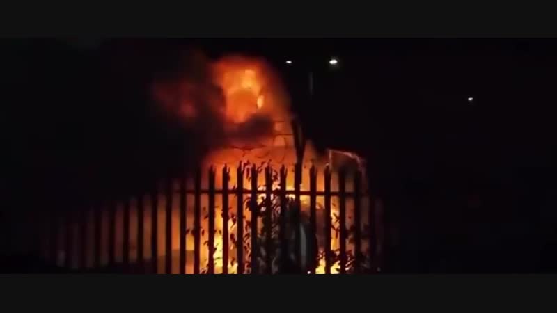 Появились кадры первых минут после крушения вертолёта владельца фк лестер