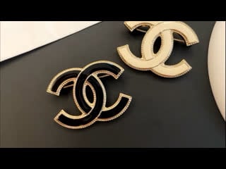 Лаконичные броши chanel