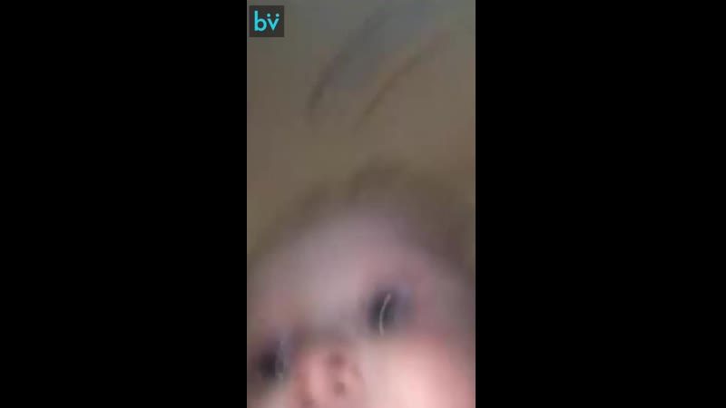 Ребенок стащил телефон у мамы с люченной камерой