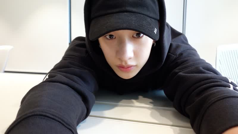 [211003] stray porn » skz vlog » bang chan