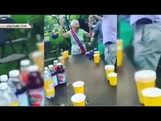 Бабушка сыграла в пив понг на свой 100 летний юбилей
