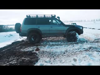 Сколько минут проживет порше на бездорожье؟ поспорили toyota prado против porsche cayenne