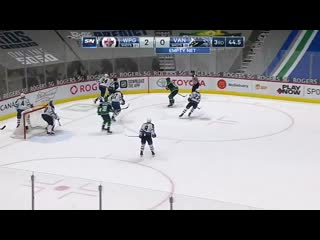 Derek forbort goes after nils hoglander sparking late game scrum