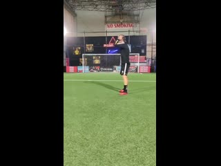 Интересная траектория полёта мяча