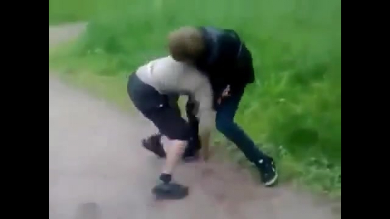 Довыебывался и получил по роже !!!