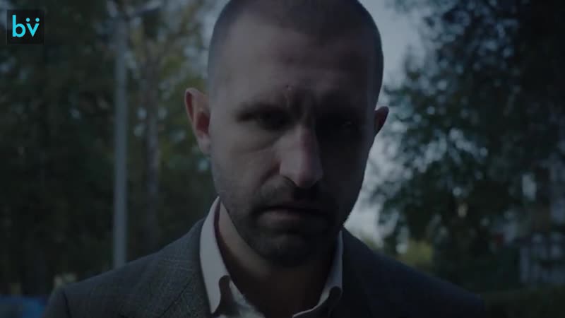 «показалось» короткометражка про огромную задницу во дворе обычного дома