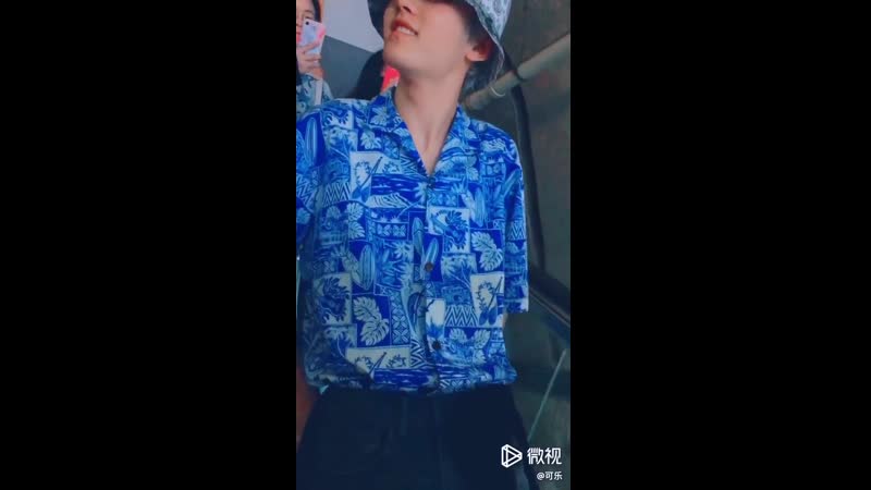 100819 oner's ling chao fancam @ beijing > suzhou (suzhou arrival)