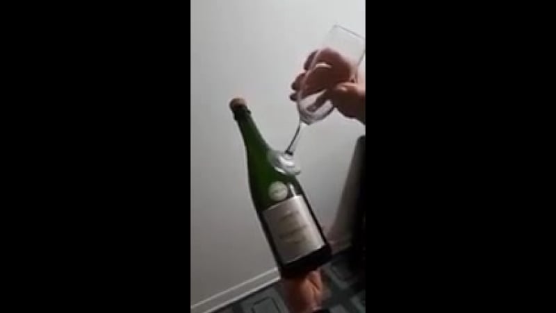 Как элегантно открыть бутылку шампанского (vhs video)