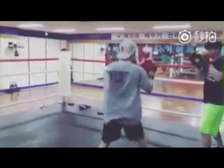 The boxing trainer updated hanbins training video boxer bin what kimhanbin cant do