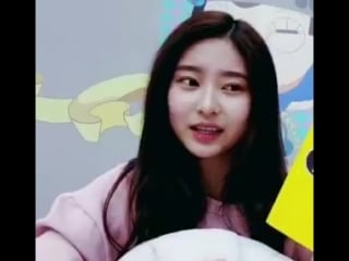 Izone kim minjoo is a huge fan of suzy great taste baby!!