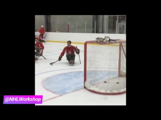 Коннор макдэвид в слэдж хоккее / connor mcdavid showing off his sledge hockey skills