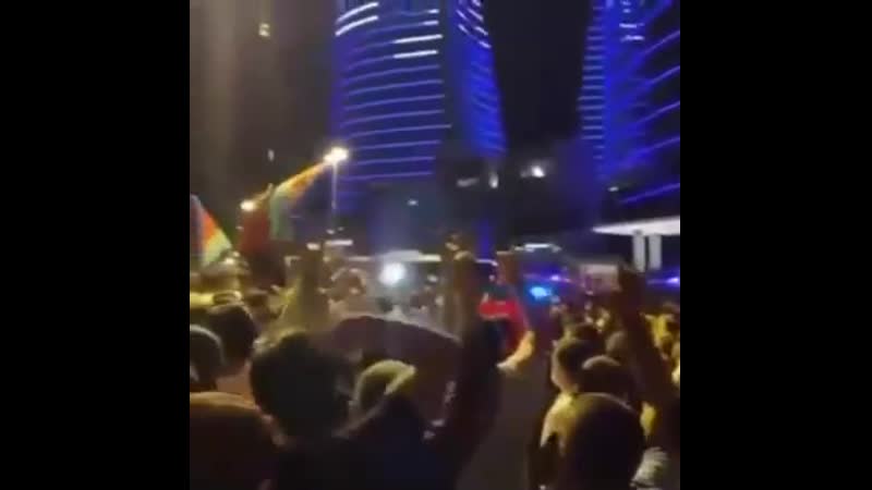 В азербанжанском баку прошел митинг "русские, персы, армяне враги тюрок" скандирует толпа