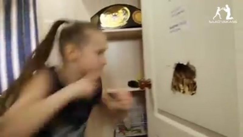 Девочка пулемет