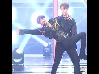 Look at them being crackheads on stage lmao