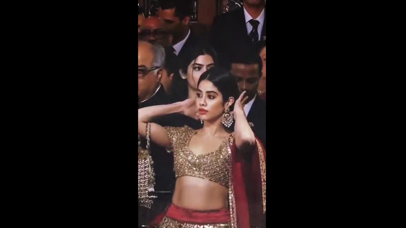 Janhvi kapoor fan video 💛