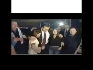 Медведев с яныком доставили