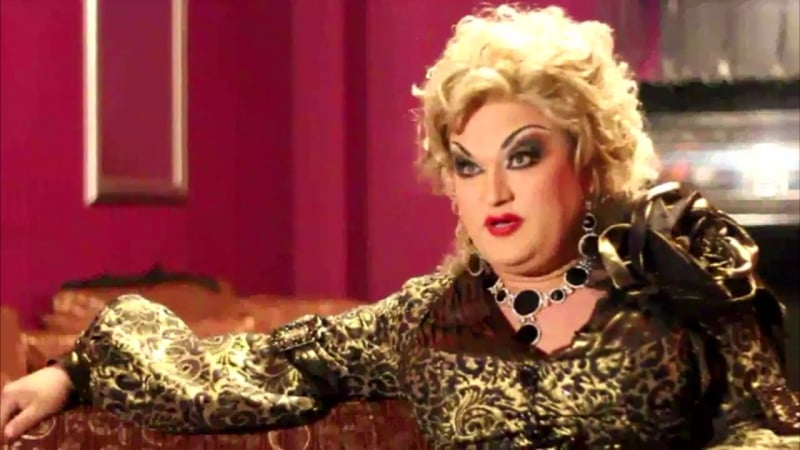 Заза наполи ты хуй хоть нормальный в своей жизни сосала?