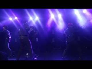 Fancam | 011219 | a c e slow dive @ uc area us in chicago concert