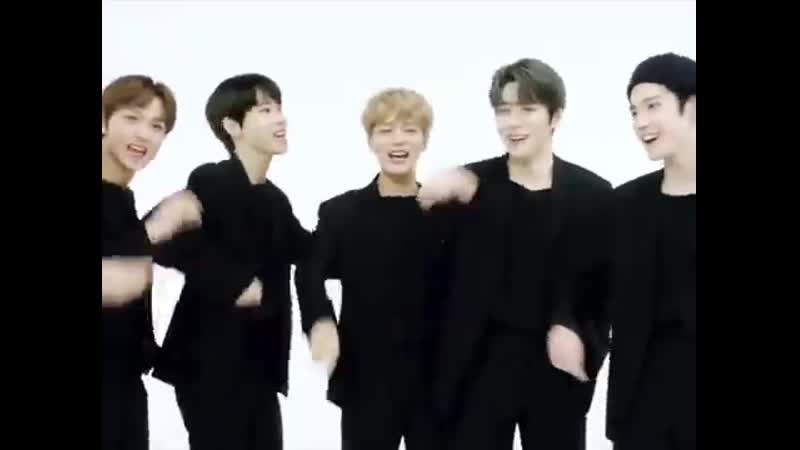 Jaehyun was on the verge of bursting out laughing bcs of the members jh ah, kim jungwoo ㅋㅋㅋㅋㅋ jw