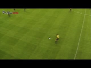 Here it is @thierryhenrys very first arsenal goal but tell us this my