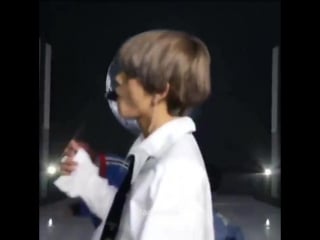 Dropping this compilation here for those who missed taehyungs dolaboji mala part in dna cuz i missed his deep ass voice so much