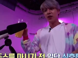 A tiny compilation of taehyung choosing food over whatever is happening in his surroundings mp4