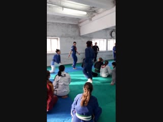 Live fight and roll girls(bjj,grappling,mma,jiujitsu)