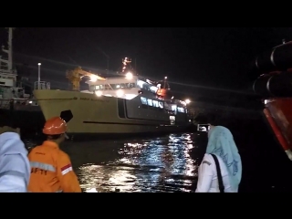 Ship (sabuk nusantara 105) launching with marine airbags at pt dumas tanjung per