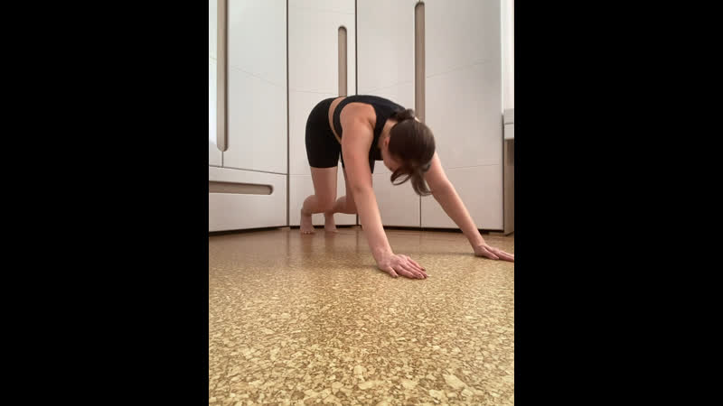 Планка на прямых руках