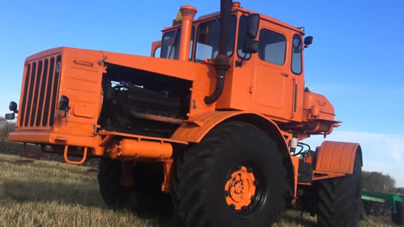 Мужик из старого трактора к 700 создал легенду полей!