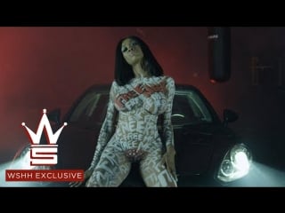 Chick covered in "free meek mill" body paint twerks to meek mill's "litty!" (rewind clip)