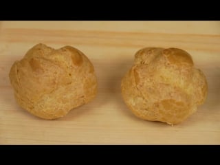 Cream puffs with exquisite pastry cream recipe (crispy choux créme) cooking with dog