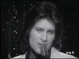 Mike brant "rien quune larme" (live officiel)