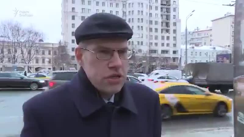 Следует ли освободить украинских моряков опрос на улицах москвы