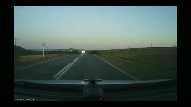 Между бугульмой и лениногорском машина перевернулась на куче грунта