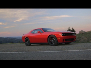 Head2head 61 2015 dodge challenger srt hellcat vs 2015 chevrolet camaro zl1