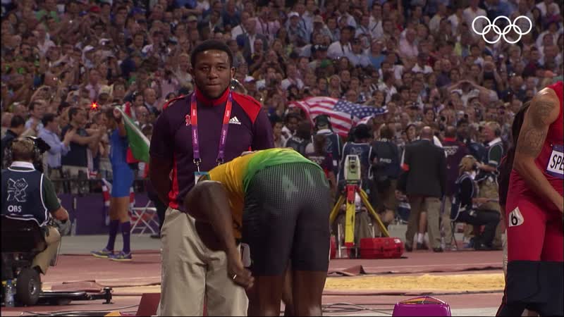 Болт и волонтёр