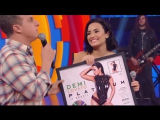 Demi lovato surpreende fã nathalia no caldeirão do huck
