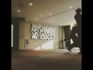 Instagram брэнт танцует с поклонницей