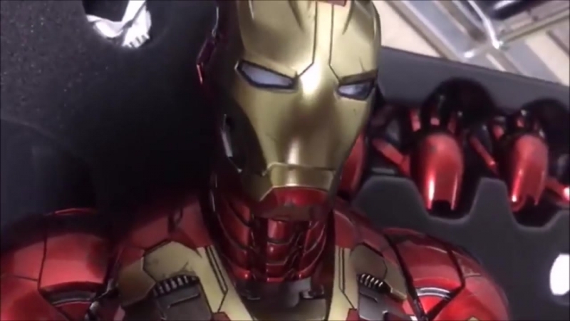 [first look! ] avengers aou 1 4th scale mark xlv collectible figure by hot toys