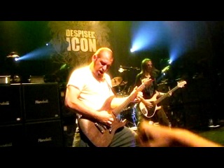 Despised icon monreal assault (live in soda) 1/2