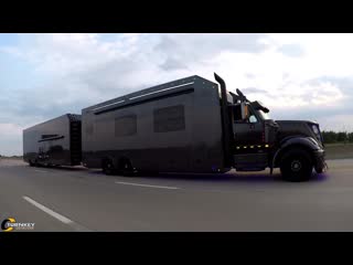 Luxury race hauler built for scott bloomquist